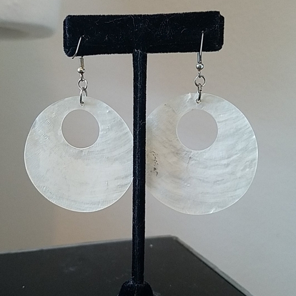 Large Alabaster Shell Circle Earrings - Picture 4 of 4